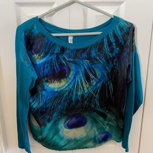 Gorgeous Aeropostale peacock top size M.